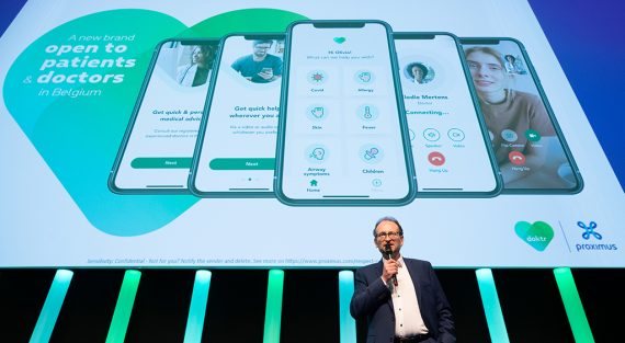 Renaud Tilmans stellt die "Doktr"-App vor (Bild: Benoit Doppagne/Belga)