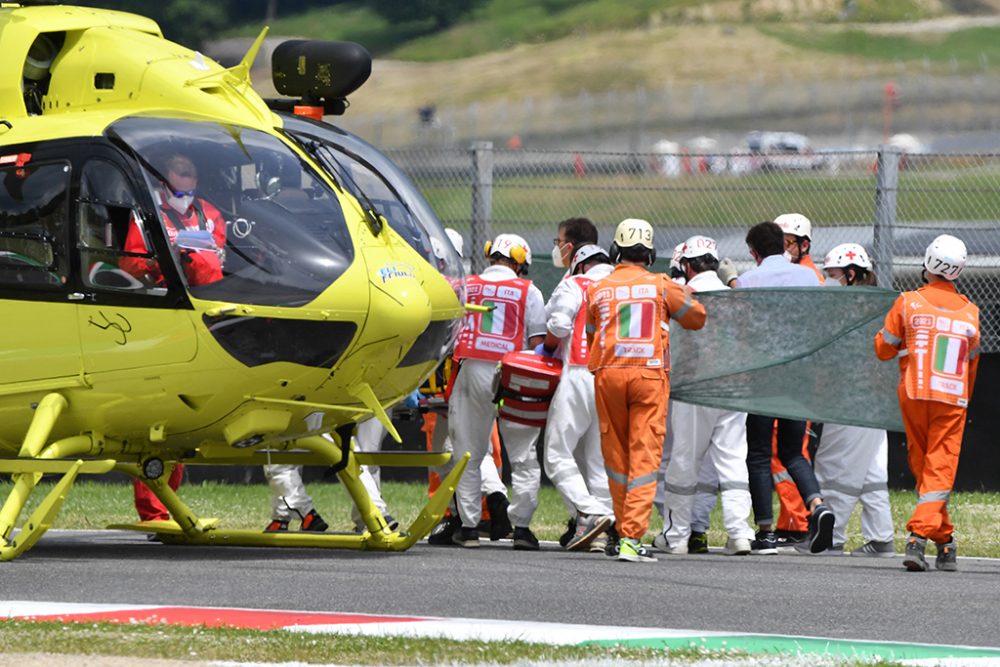 Mit dem Rettungshubschrauber war Dupasquier ins Krankenhaus gebracht worden, wo er seinen schweren Verletzungen erlag (Bild: Tiziana Fabi/AFP)