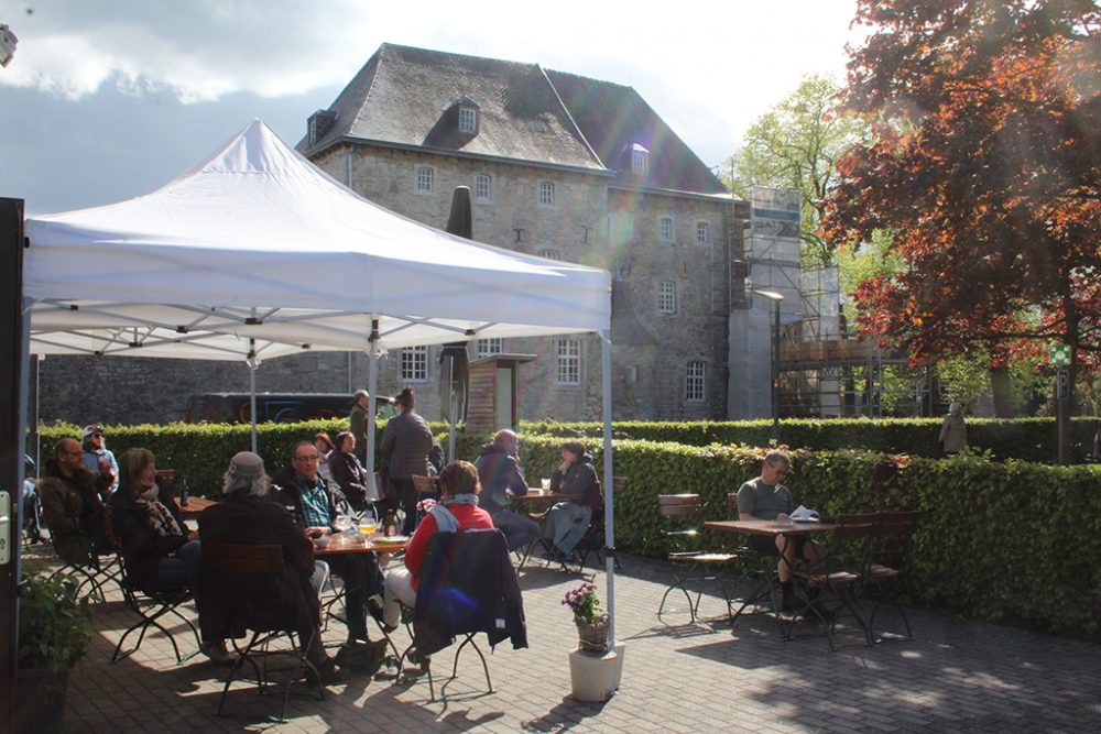 Terrasse des Haus Zahlepohl in Raeren (Bild: Michaela Brück/BRF)