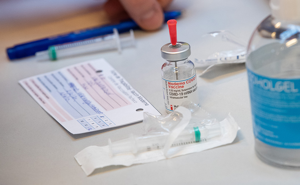 Moderna-Impfung in einem Impfzentrum in Brüssel (Archivbild: Benoit Doppagne/Belga)