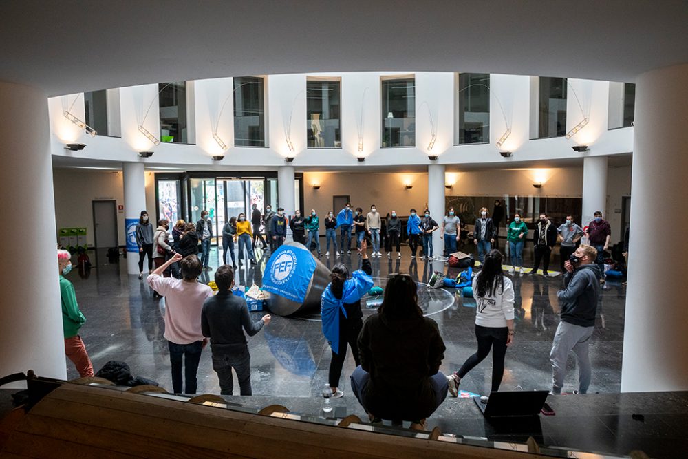 Studenten der FEF besetzten im Mai 2021 den Sitz der Regierung der Französischen Gemeinschaft (Bild: Hatim Kaghat/Belga)