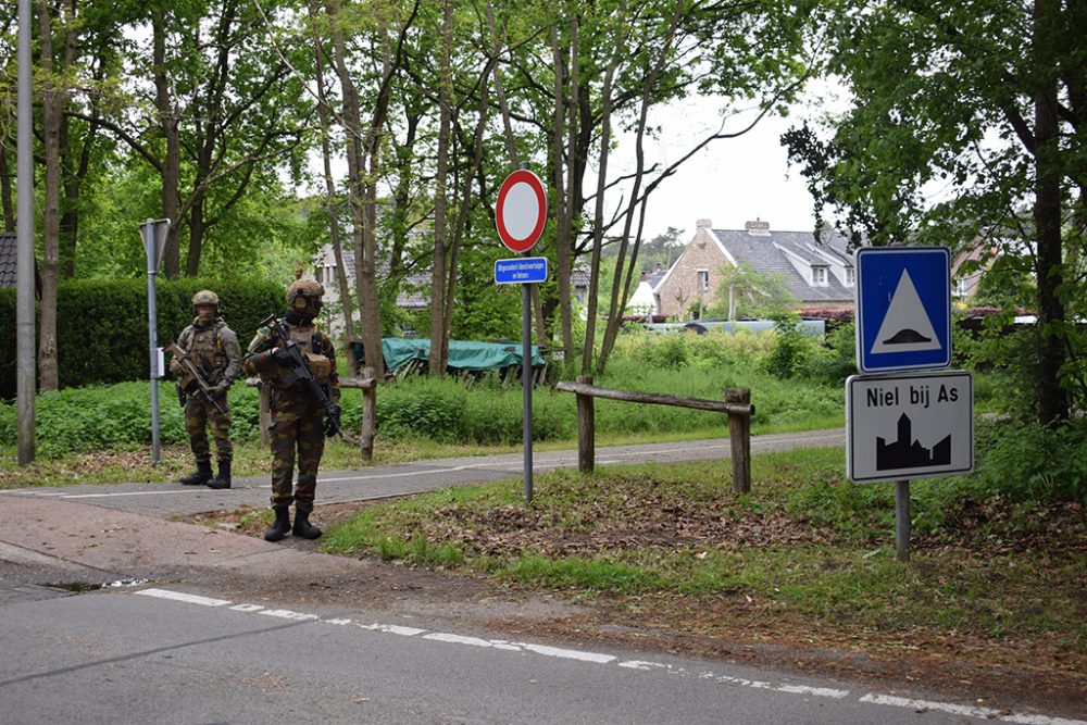 Suche nach Jürgen Conings im Naturschutzgebiet Hoge Kempen in der Provinz Limburg (Bild: Joris Vliegen/Belga)