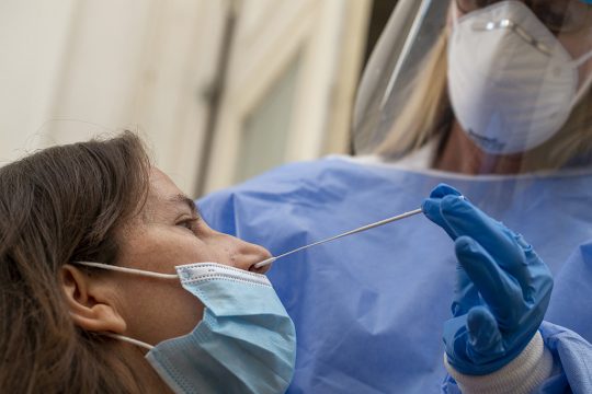 Corona-Test (Illustrationsbild: Nicolas Maeterlinck/Belga)