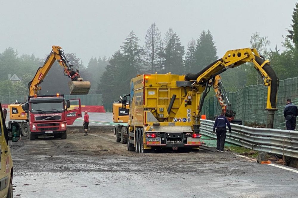 Rennstrecke von Spa-Francorchamps durch Unwetter beschädigt - die Reparaturarbeiten haben bereits begonnen (Bild: Circuit de Spa-Francorchamps)