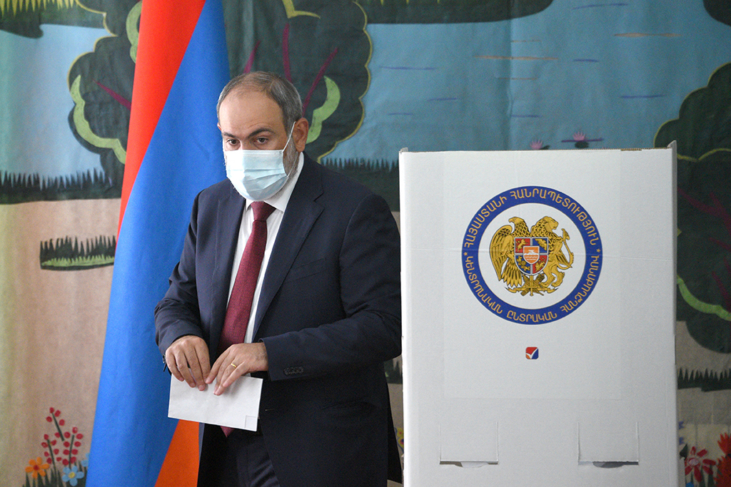 Die Partei von Nikol Paschinjan gewinnt die Parlamentswahl in Armenien (Bild: Karen Minasyan/AFP)