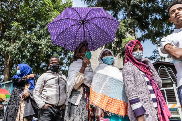 Wahlen in Äthiopien: Warteschlange vor einem Wahllokal in Addis Abeba (Bild: Amanuel Sileshi/AFP)