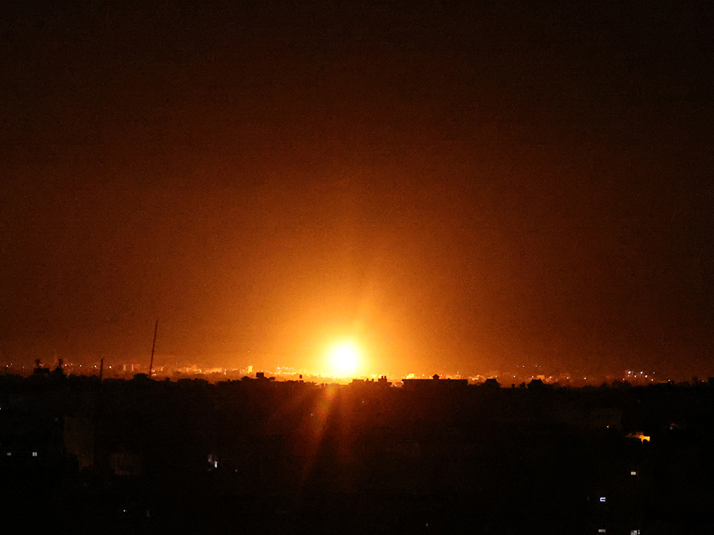 Explosion über dem südlichen Gazastreifen