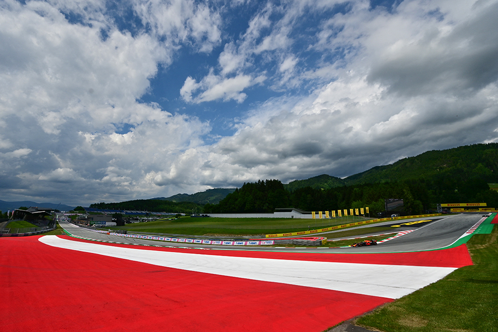 Dieses Wochenende wird das erste von zwei Rennen in Österreich gefahren (Bild: Andrej Isakovic/AFP)