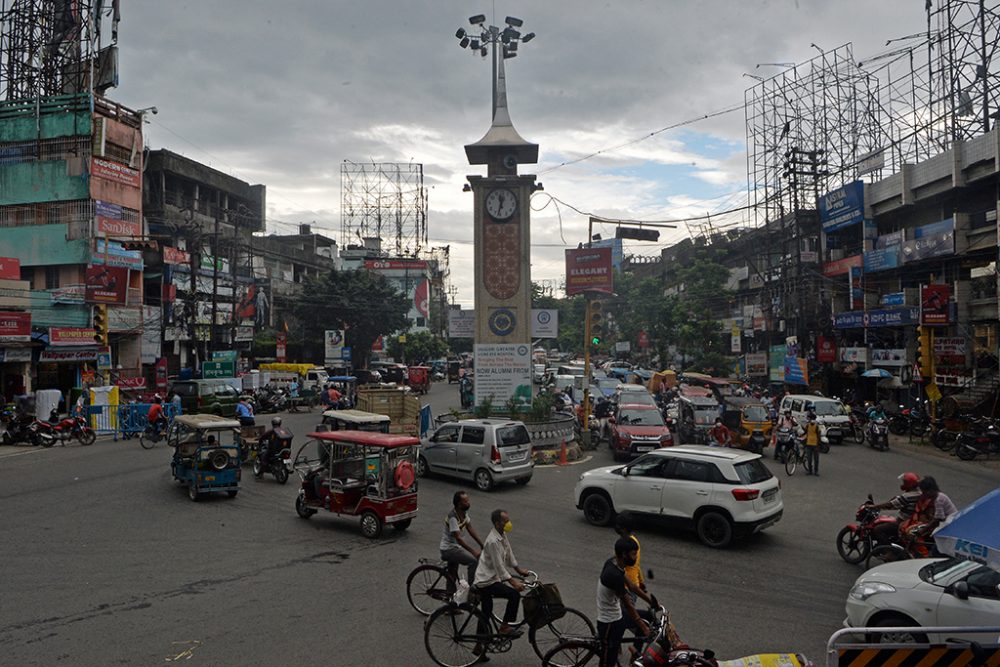 Lockerungen der Corona-Maßnahmen in Indien: Belebte Straße in Siliguri (Bild: Diptendu Dutta/AFP)