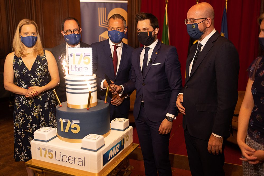 Liberale feiern in Brüssel 175. Geburtstag - Eva De Bleeker, Vincent Van Quickenborne, Egbert Lachaert, Georges-Louis Bouchez und Charles Michel (Bild: James Arthur Gekiere/Belga)