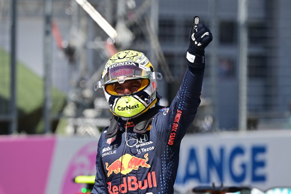 Max Verstappen feiert seine schnellste Zeit am Red-Bull-Ring (Bild: Andrej Isakovic/AFP)