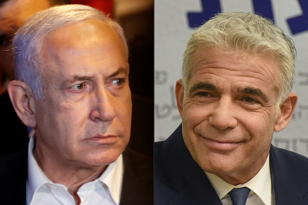 Israels bisheriger Regierungschef Netanjahu (li.) und Oppositionsführer Lapid (re.) (Bildmontage: Ahmad Gharabli/Debbie Hill/AFP)