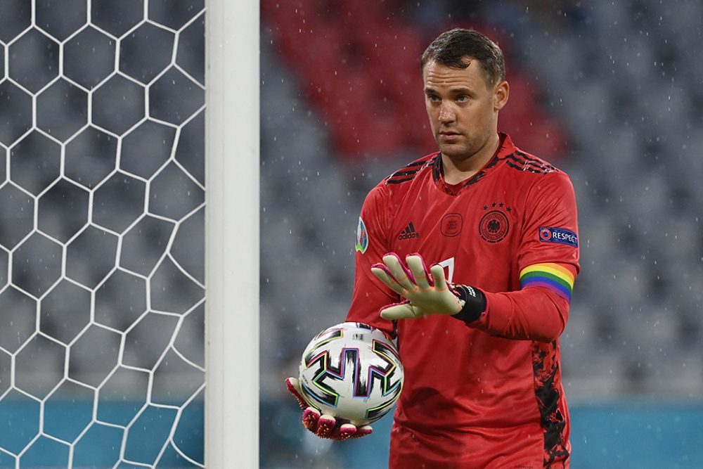 Manuel Neuer mit Regenbogen-Kapitänsbinde (Archivbild: Christof Stache/AFP)