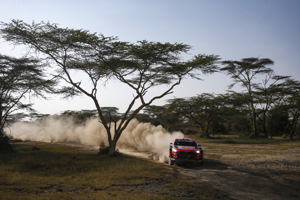 Thierry Neuville/Martijn Wydaeghe bei der Safari Rallye Kenia (Bild: Austral/Hyundai Motorsport)