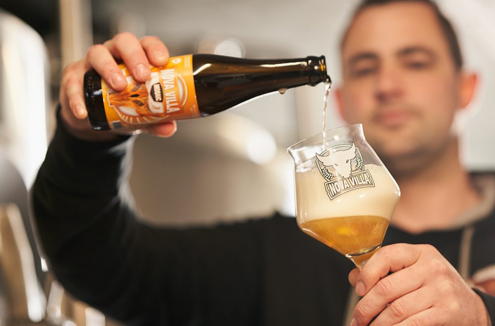 "Nova Villa": Bier aus Neundorf von Eric Lampertz (Bild: Gregor Collienne/Made in Ostbelgien)