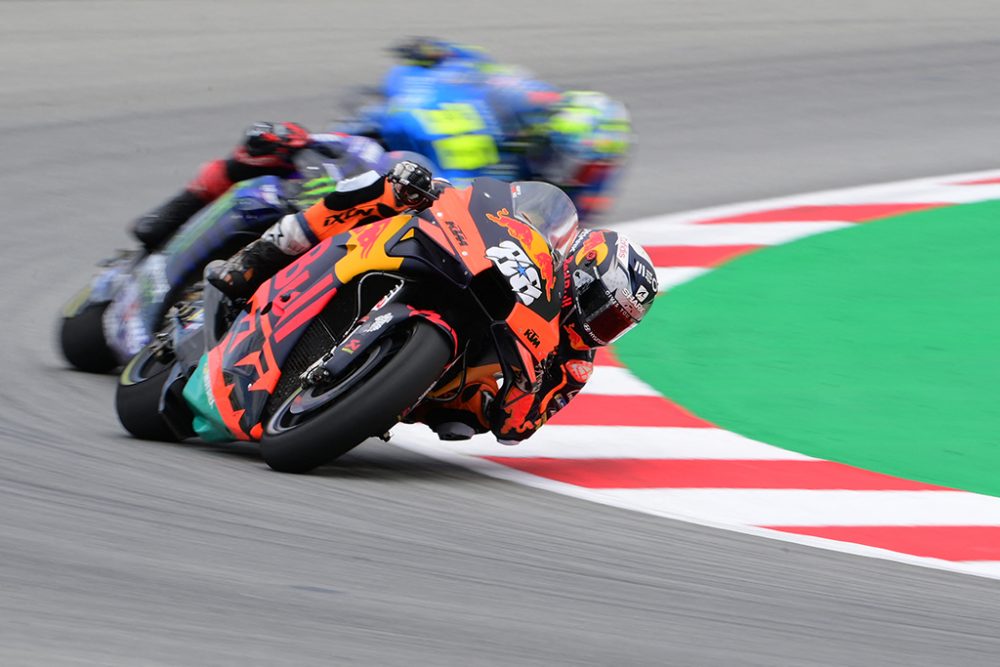 Miguel Oliveira gewinnt das MotoGP-Rennen von Katalonien (Bild: Lluis Gene/AFP)