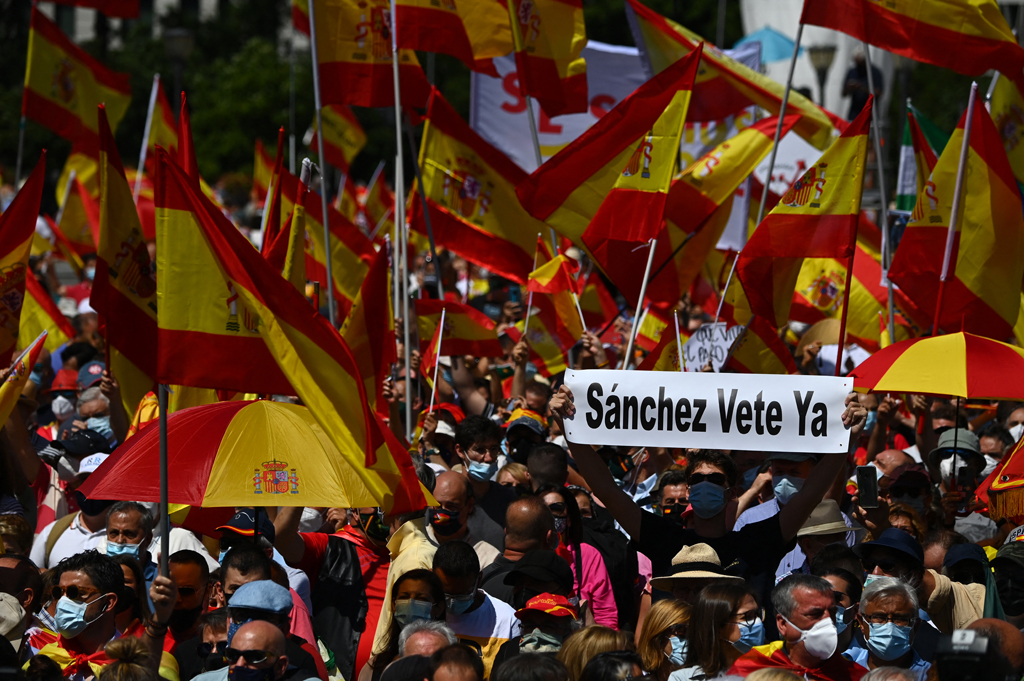 Zehntausende haben in Madrid demonstriert (Bild: Gabriel Bouys/AFP)