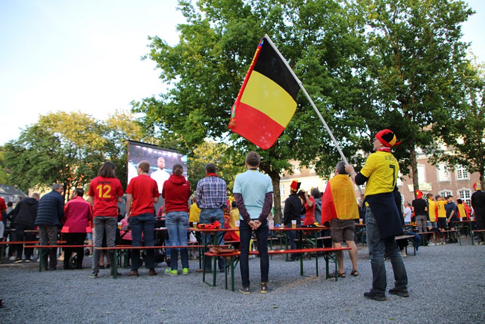 Public Viewing auf dem Scheiblerplatz in Eupen (Bild: Andreas Lejeune/BRF)