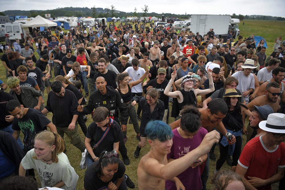 Illegale Rave-Party im bretonischen Ort Redon (Bild: Loic Venance/AFP)