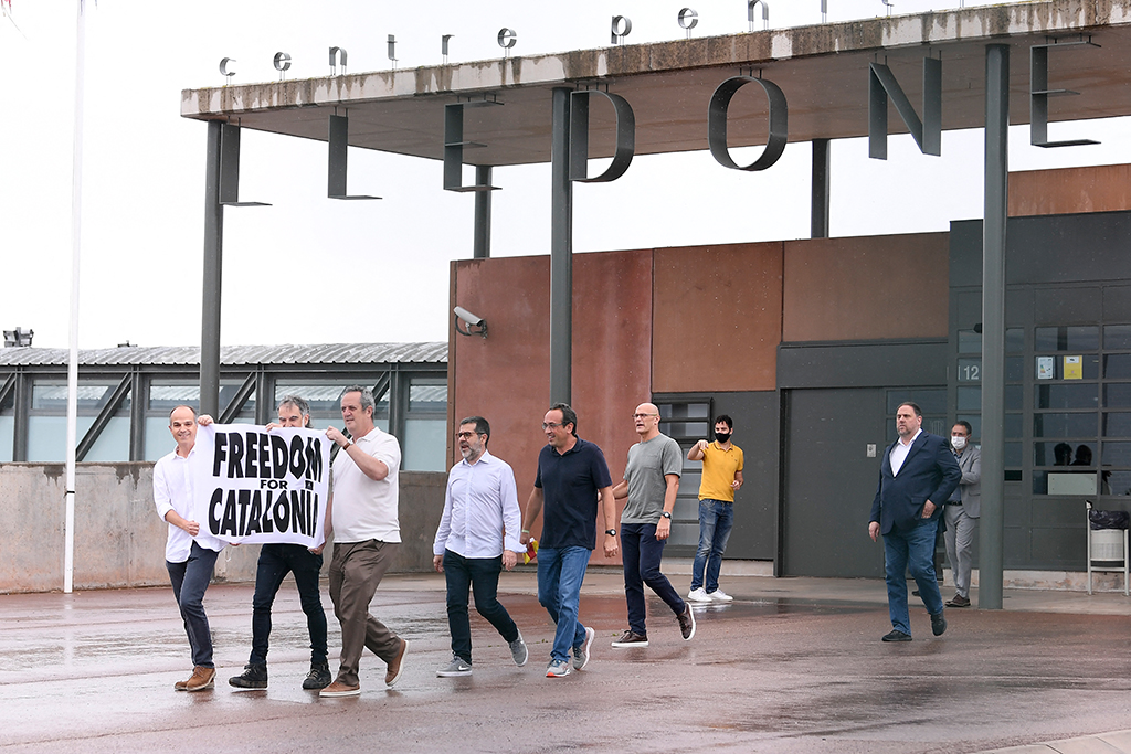 Begnadigte Separatisten in Freiheit - Sie fordern "Freiheit für Katalonien" (Bild: Josep Lago/AFP.)