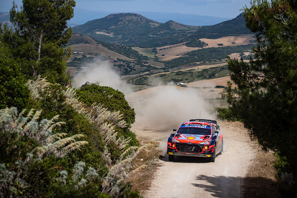 Dani Sordo/Borja Rozada lagen vor dem Ausfall auf Platz zwei (Bild: Fabien Dufour/Hyundai Motorsport)