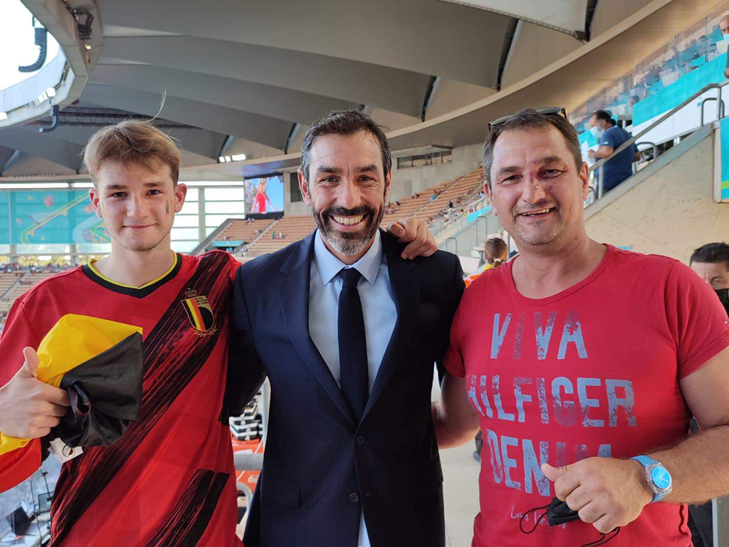 Yannick Charlier (li) mit Robert Pires und seinem Papa