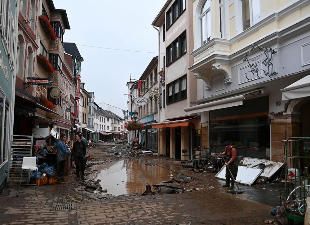 Nach Überschwemmung: Aufräumen in Bad Neuenahr-Ahrweiler (Archivbild: Christof Stache/AFP)