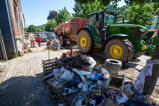 Aufräumarbeiten in Chaudfontaine am Sonntag