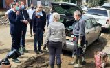 Premier Alexander De Croo besucht Eupen, um sich ein Bild von den Schäden der Unwetter-Katastrophe zu machen (Bild: Manuel Zimmermann/BRF)