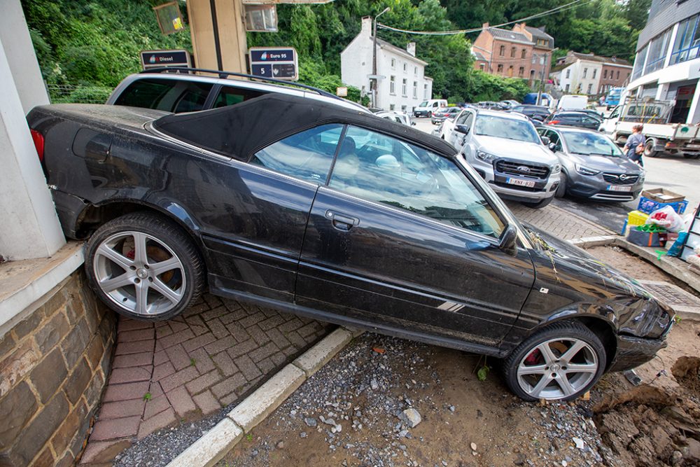 Überschwemmungen haben in Dinant erhebliche materielle Schäden angerichtet (Bild: Nicolas Maeterlinck/Belga)