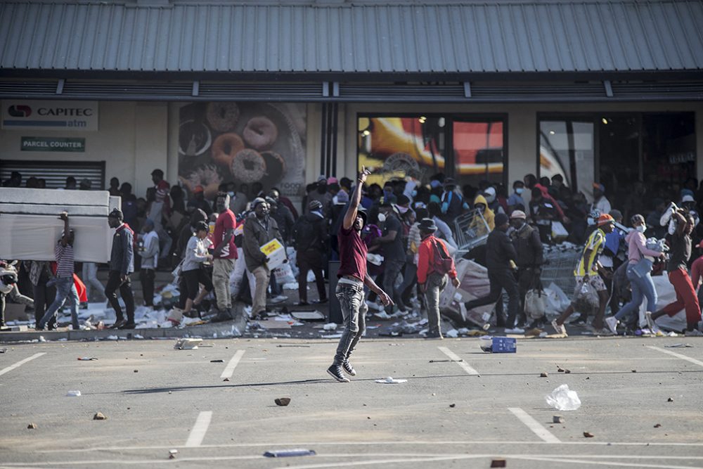 Ausschreitungen in Johannesburg (Bild: Luca Sola/AFP)