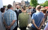 König Philippe und Königin Mathilde im Gespräch mit Betroffenen am Dienstag in Verviers (Bild: Eric Lalmand/Pool/Belga)