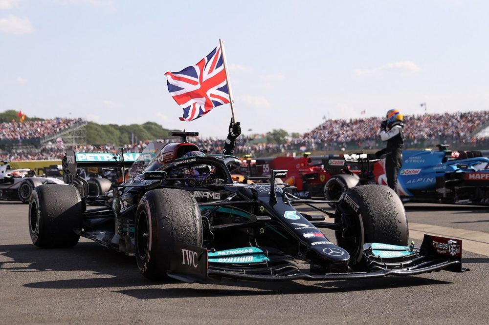 Lewis Hamilton feiert in Silverstone seinen 99. WM-Sieg (Bild: Lars Baron/AFP)