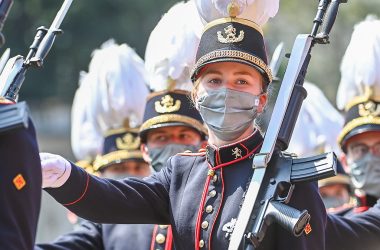 Kronprinzessin Elisabeth bei der Militärparade (Bild: Laurie Dieffembacq/Belga)