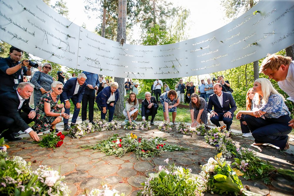 Gedenkfeier zum zehnten Jahrestag des Anschlags von Utoya (Bild: Beate Oma Dahle / NTB / AFP)