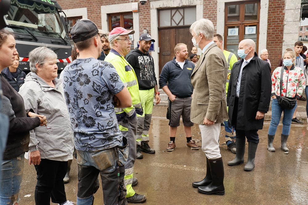 König Philippe hat am Freitag Pepinster besucht (Bild: Bruno Fahy/Belga)