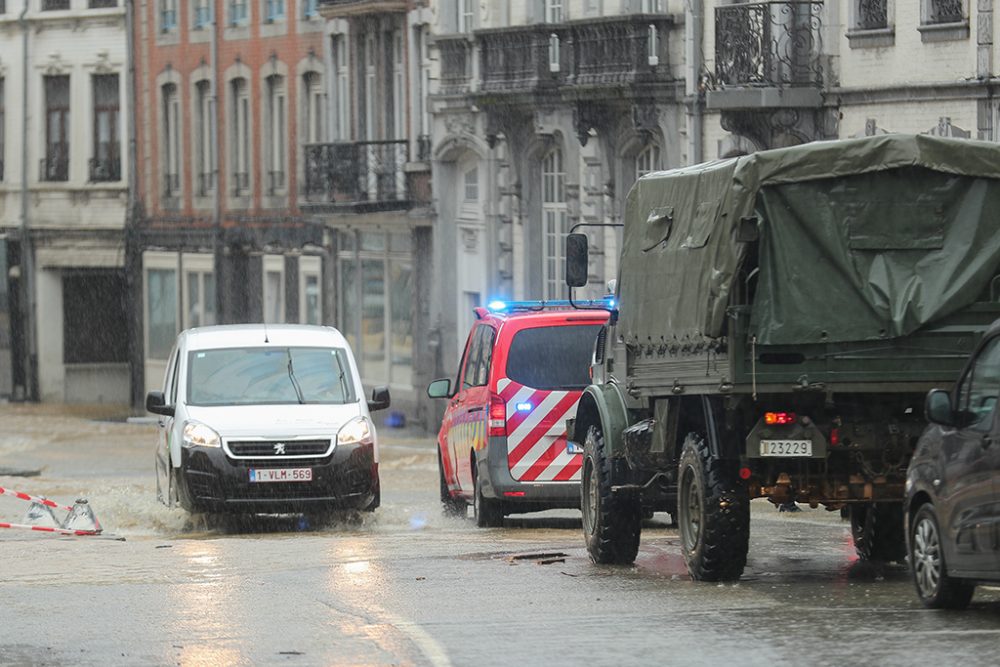 Feuerwehr und Militär in Spa (Bild: Bruno Fahy/Belga)