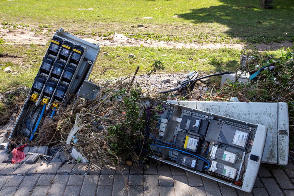 Zerstörter Stromkasten in Chaudfontaine (Bild: Nicolas Maeterlinck/Belga)