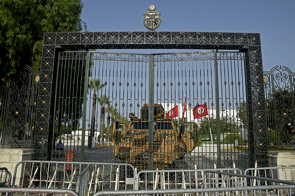 Tunesien: Die Arbeit des Parlaments wurde eingefroren (Bild: Yassine Mahjoub/AFP)