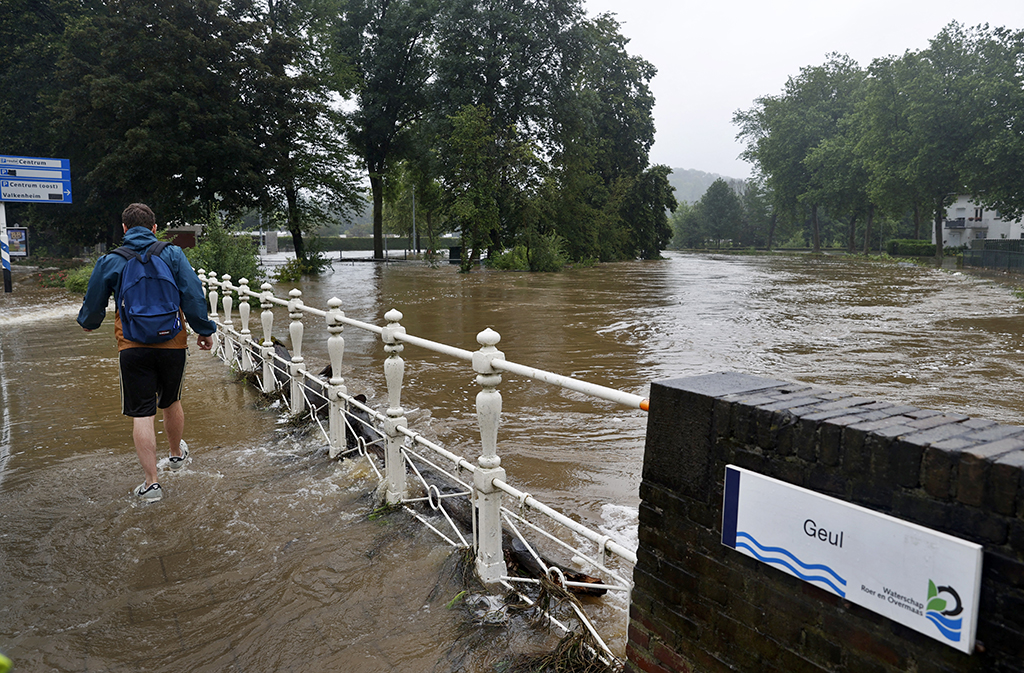 Hochwasser in Valkenburg am Donnerstag (Bild: Sem van der Wal/AFP)