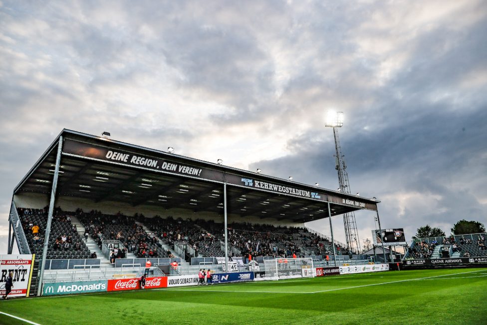 Im Kehrwegstadion waren erstmals wieder Zuschauer zugelassen (Bild: Bruno Fahy/Belga)