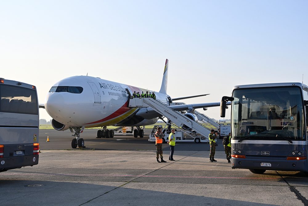 Am Dienstagmorgen ist ein weiteres Flugzeug mit Menschen aus Afghanistan in Melsbroek gelandet (Bild: Eric Lalmand/Belga)