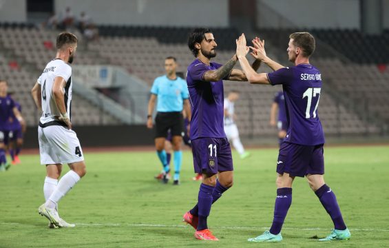 Refaelov feiert seinen Treffer zum 3:0 (Bild: Virginie Lefour/Belga)