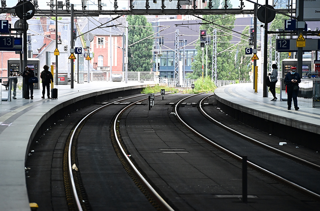 Bahnhof in Berlin (Bild: Tobias Schwarz/AFP)