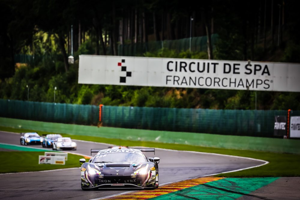 Ferrari liegt beim 24-Stunden-Rennen von Spa in Führung