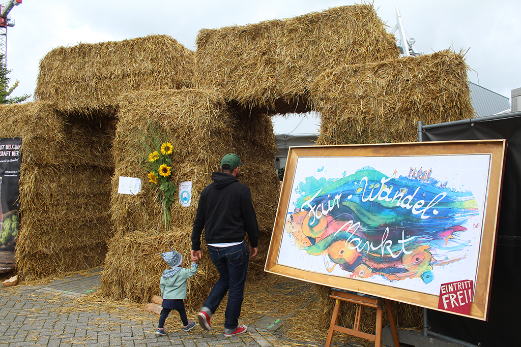 Erster "Fair-Wandel-Markt" in St. Vith (Bild: Michaela Brück/BRF)