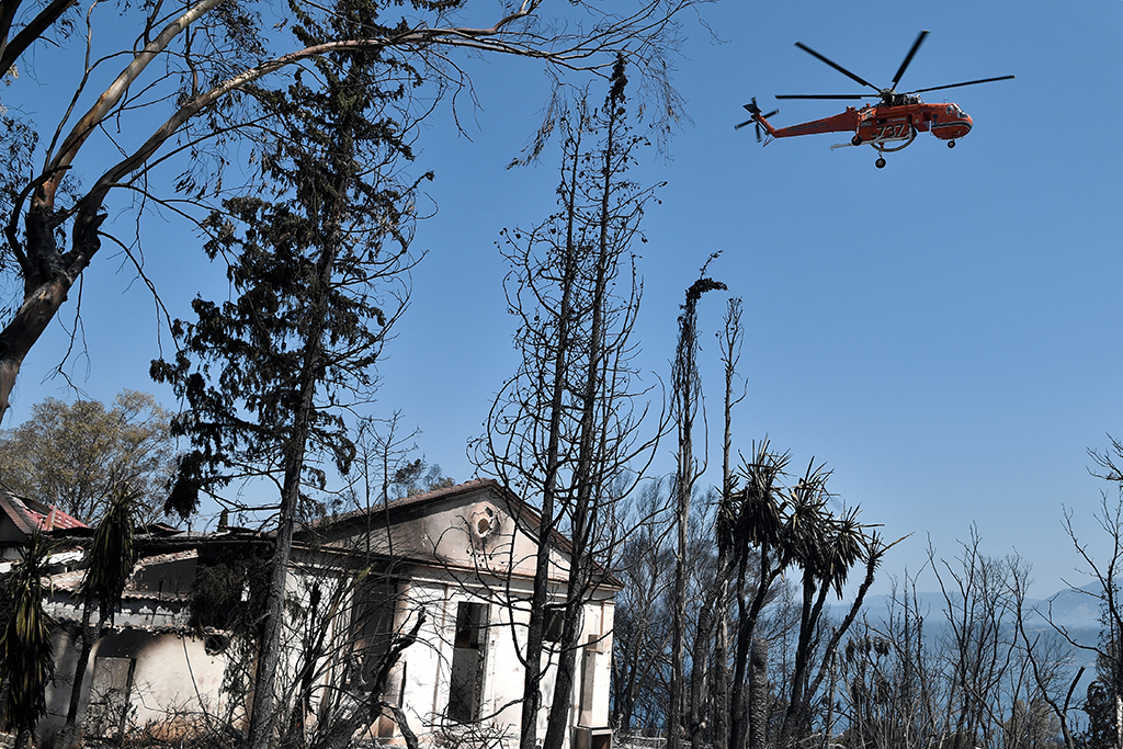 Extremhitze in Griechenland dauert an - Neue Brände ausgebrochen (Bild: Louisa Gouliamaki/AFP)