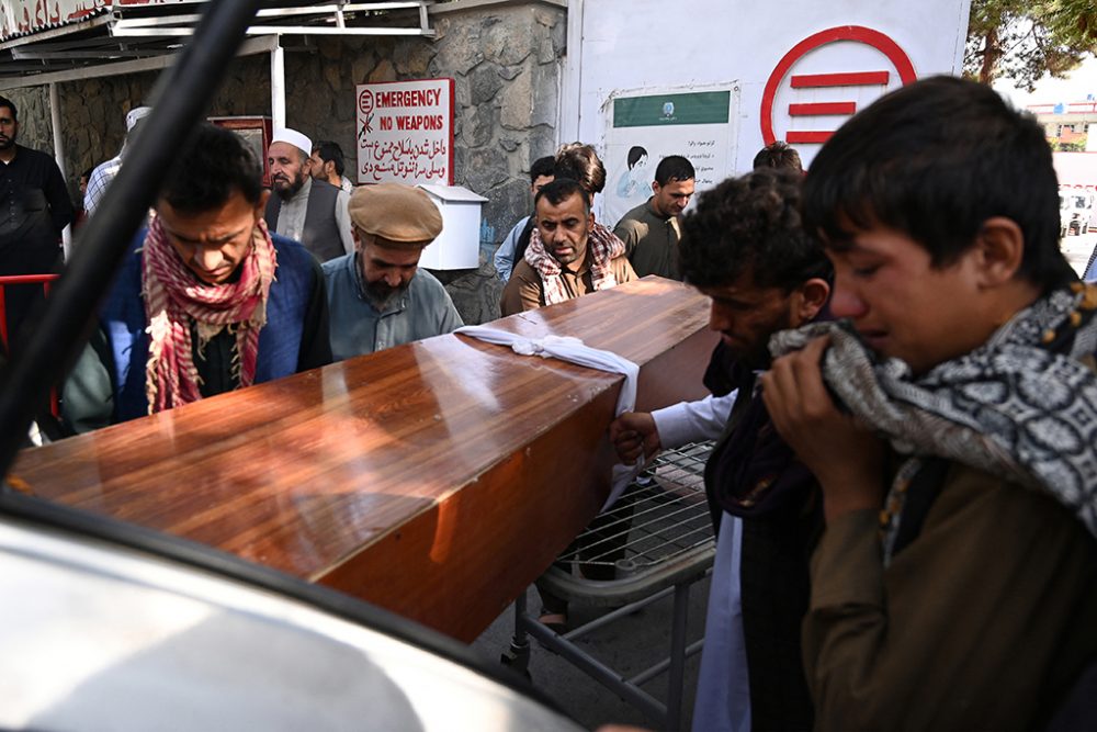 Dutzende Menschen waren bei dem Selbstmordanschlag auf den Flughafen von Kabul ums Leben gekommen (Bild: Aamir Quereshi/AFP)