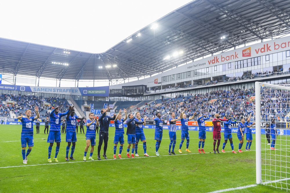 In der Ghelamco Arena feierten Spieler und Fans den hohen Sieg gegen Brügge (Bild: Laurie Dieffembacq/Belga)