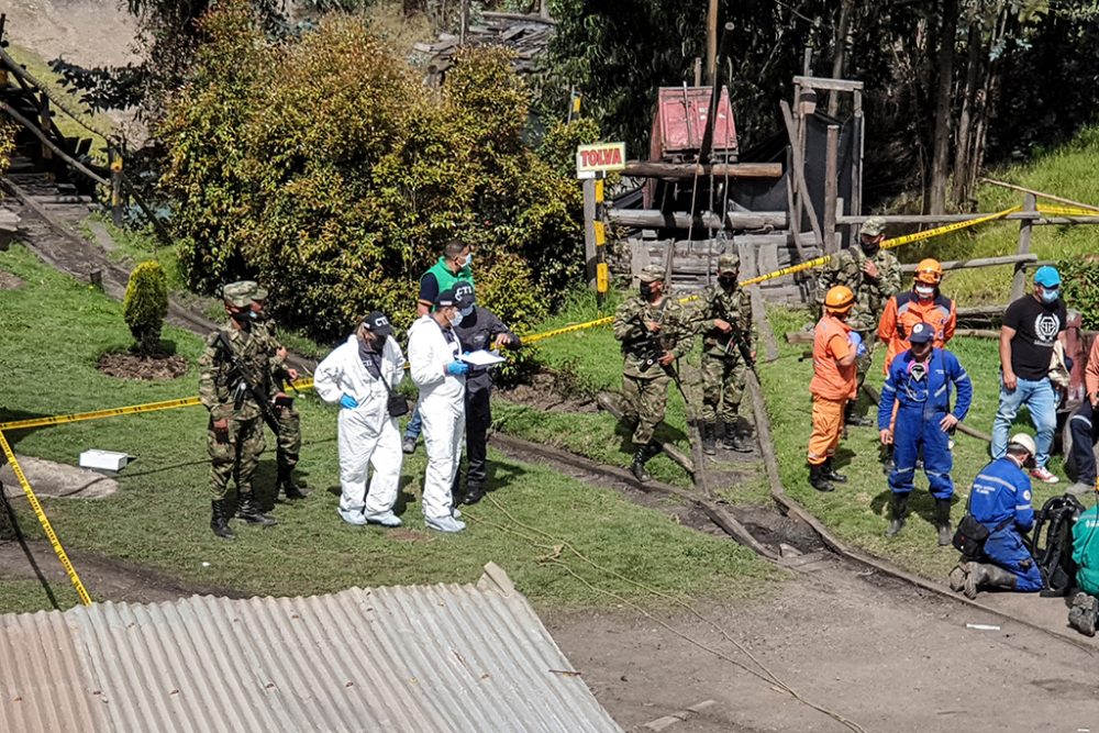 Rettungsarbeiten nach Explosion in einer Kohlemine in Boyaca (Bild: Carlos Ramirez/AFP)